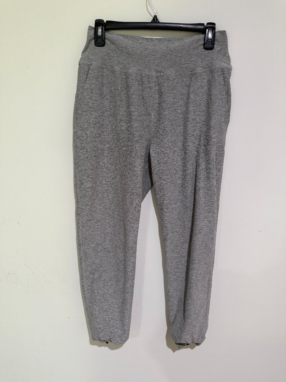 Beyond Yoga Space Dye Gray Midi Joggers Sz L